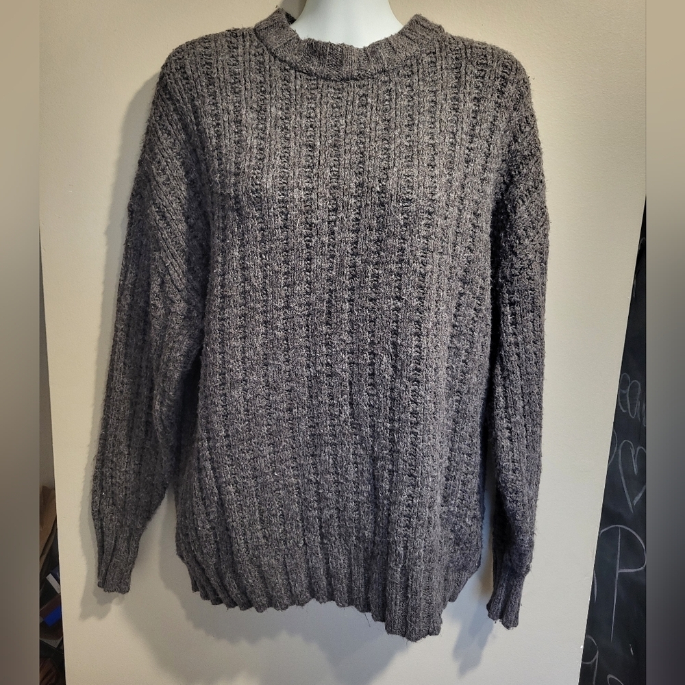 American Eagle Outfitters Women's Textured Gray Crewneck Sweater, Size Small